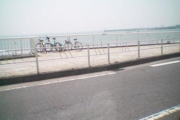 自転車と海 アキさん