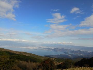 駿河湾越に富士山伊豆の山々を眺望できます いちごだいふくさん