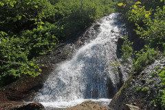登山道(旧道）の滝
