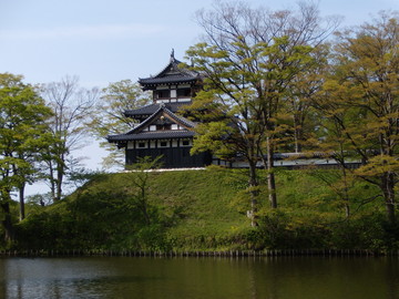お堀と三重櫓が高田城の歴史を感じさせてくれます！ NekoGieさん