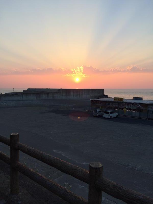 親不知海水浴場からの夕陽