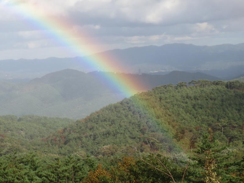 磐梯山にかかる虹
