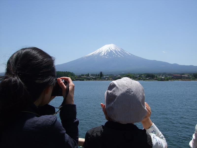 遊覧船から眺めた富士山