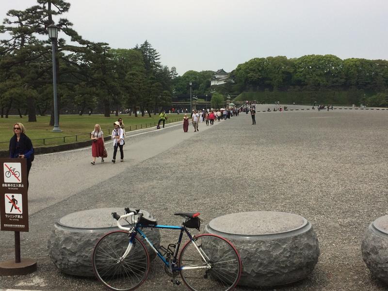 皇居にて