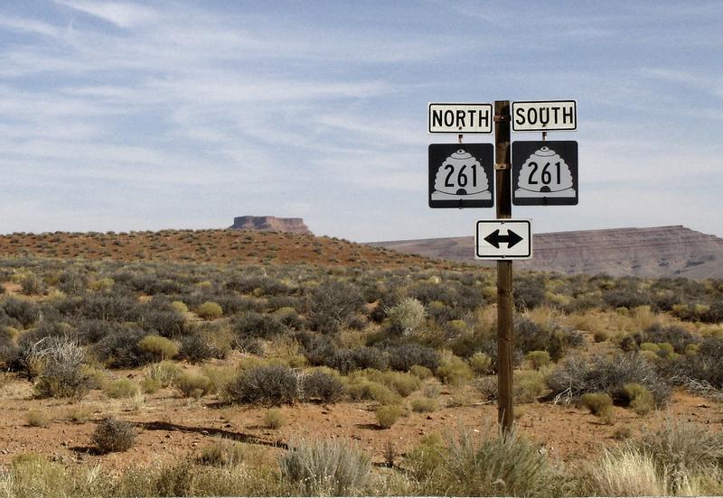 メキシカンハット付近の道路標識