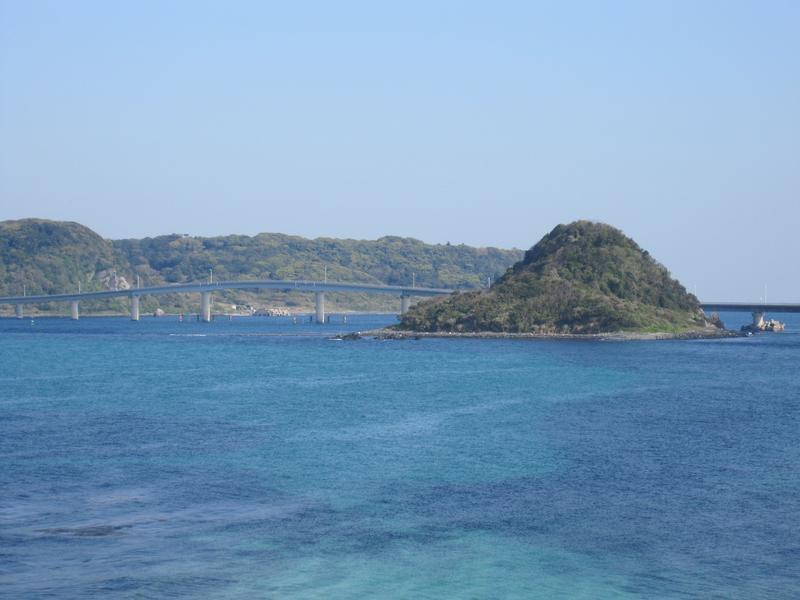 角島大橋と鳩島