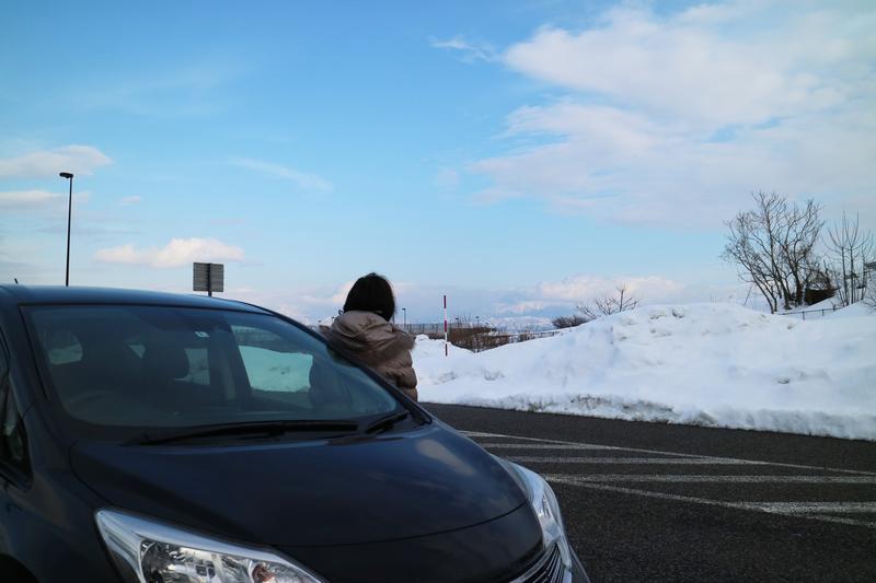 陽光を受けて輝く立山連峰