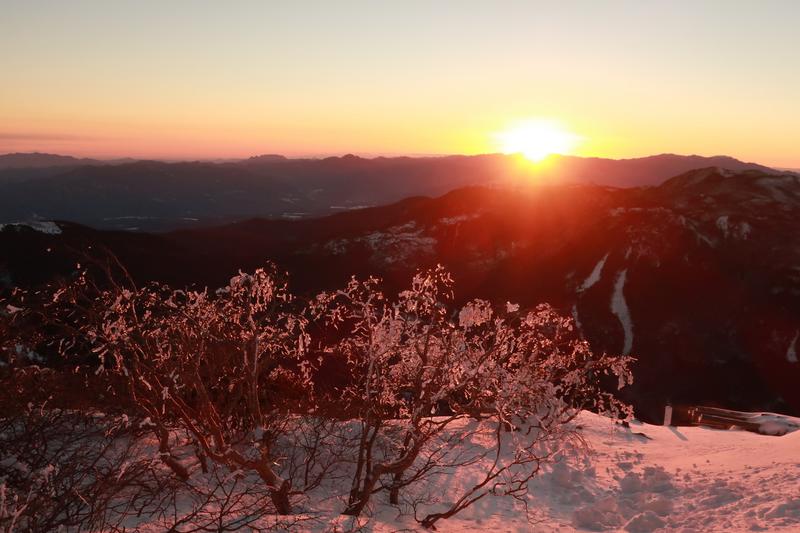 蓼科山頂より平成最後の初日の出