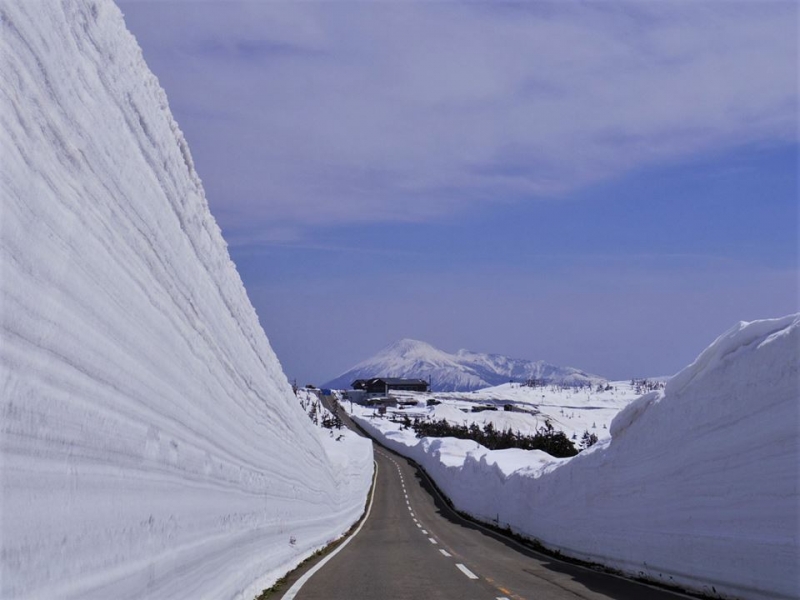雪の回廊ドライブ