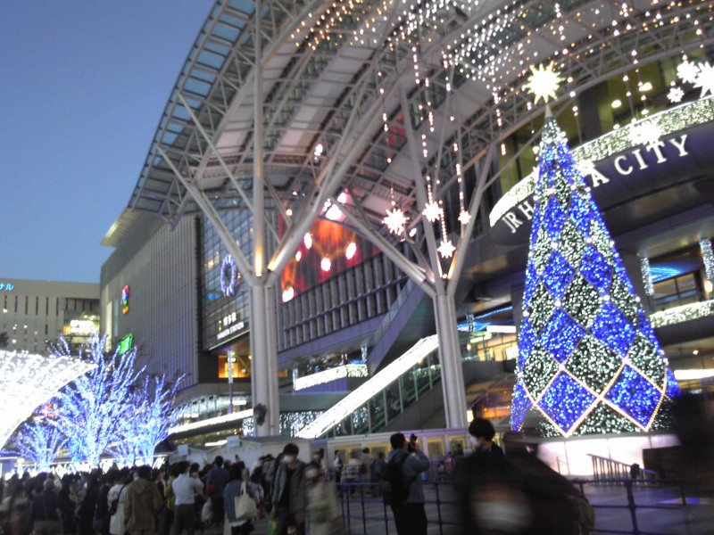 博多駅前のイルミネーション観に行きました