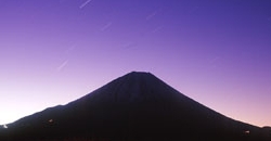 茶屋に夕刻到着。焼ける富士山を見下ろす感じで感動！ limelightさん
