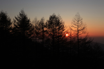 高原から見える夕日は心が震えます！ ナイルさん