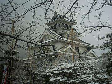 雪化粧の長浜城 kurekuretakoraさん