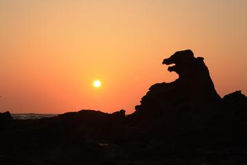 夕日に染まるゴジラ岩は必見！ タクロウさん