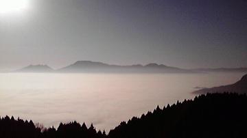 雲海の向こうは阿蘇連山です。早朝がお勧め！ AVANTGARDEさん