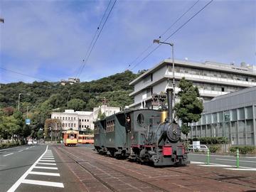 坊ちゃん列車と松山城 のぶちゃんさん