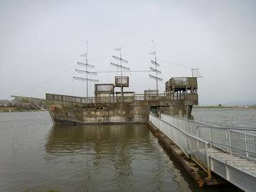 公園のシンボルの海賊船 みっちーださん