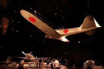 大戦時の戦闘機「飛燕」と零戦の試作機が展示されていました。 お豆さん