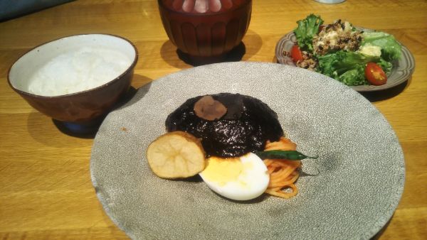 君のハンバーグを食べたい　ナゴヤノリタケガーデン 