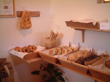 国産小麦と自家製天然酵母のパン「えぴ」